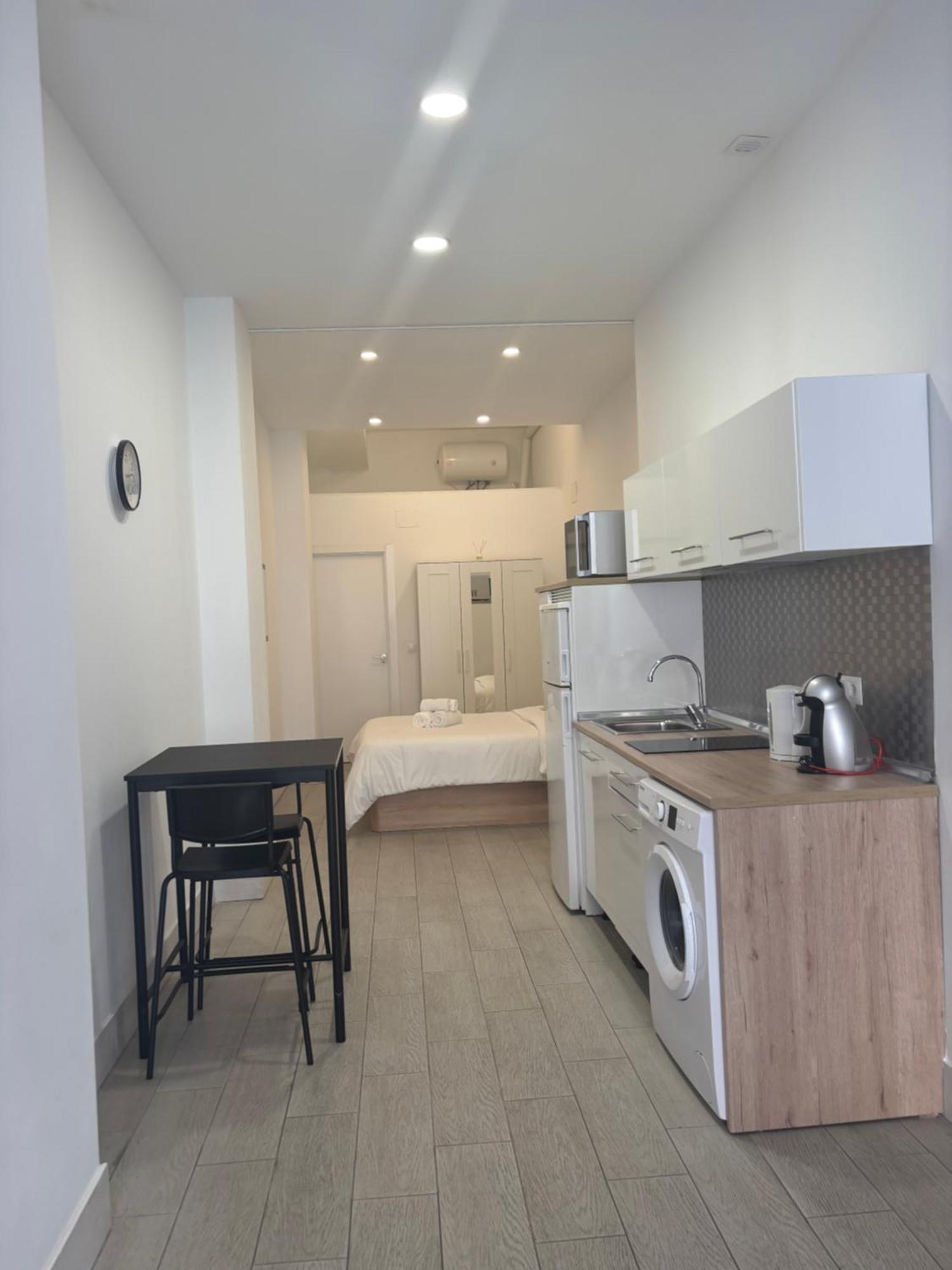 Apartment 5 A 3 Min Caminando De La Estacion De Bus Y Tren Maria Zambrano 5 *